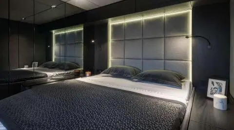 Yacht Alteya move-in portside cabin with double bed and modern interior