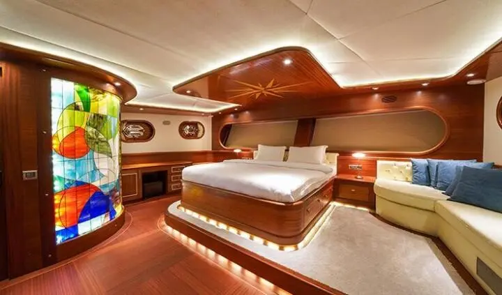 La Bella Vita master cabin with king bed, ensuite, polished wood decor