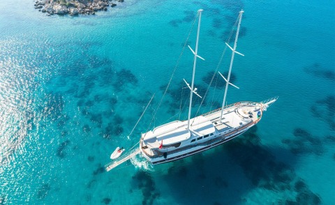 Vista Mare sailing yacht anchored in turquoise Adriatic waters with clear blue sea