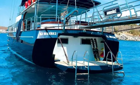 Gulet Maske 2 yacht seen from stern with swim platform and ladder