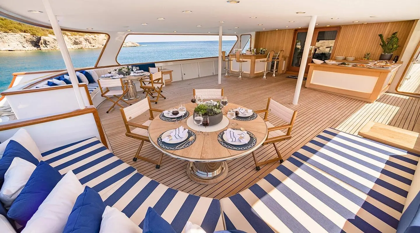 Wind Of Fortune Deck Dining