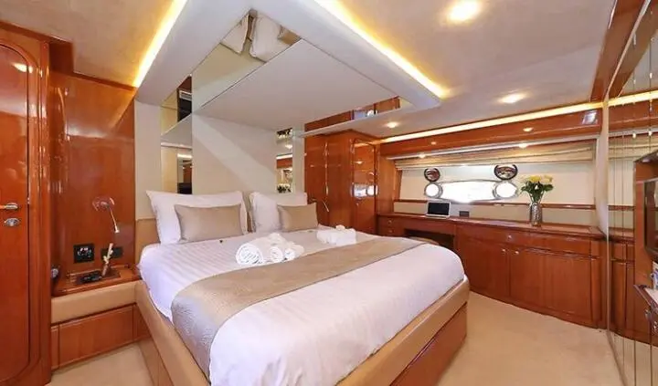 Quo Vadis I master cabin with double bed, ensuite bathroom, wood cabinetry