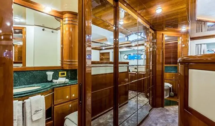 Miss Katariina master cabin with king bed, ensuite, wood paneling