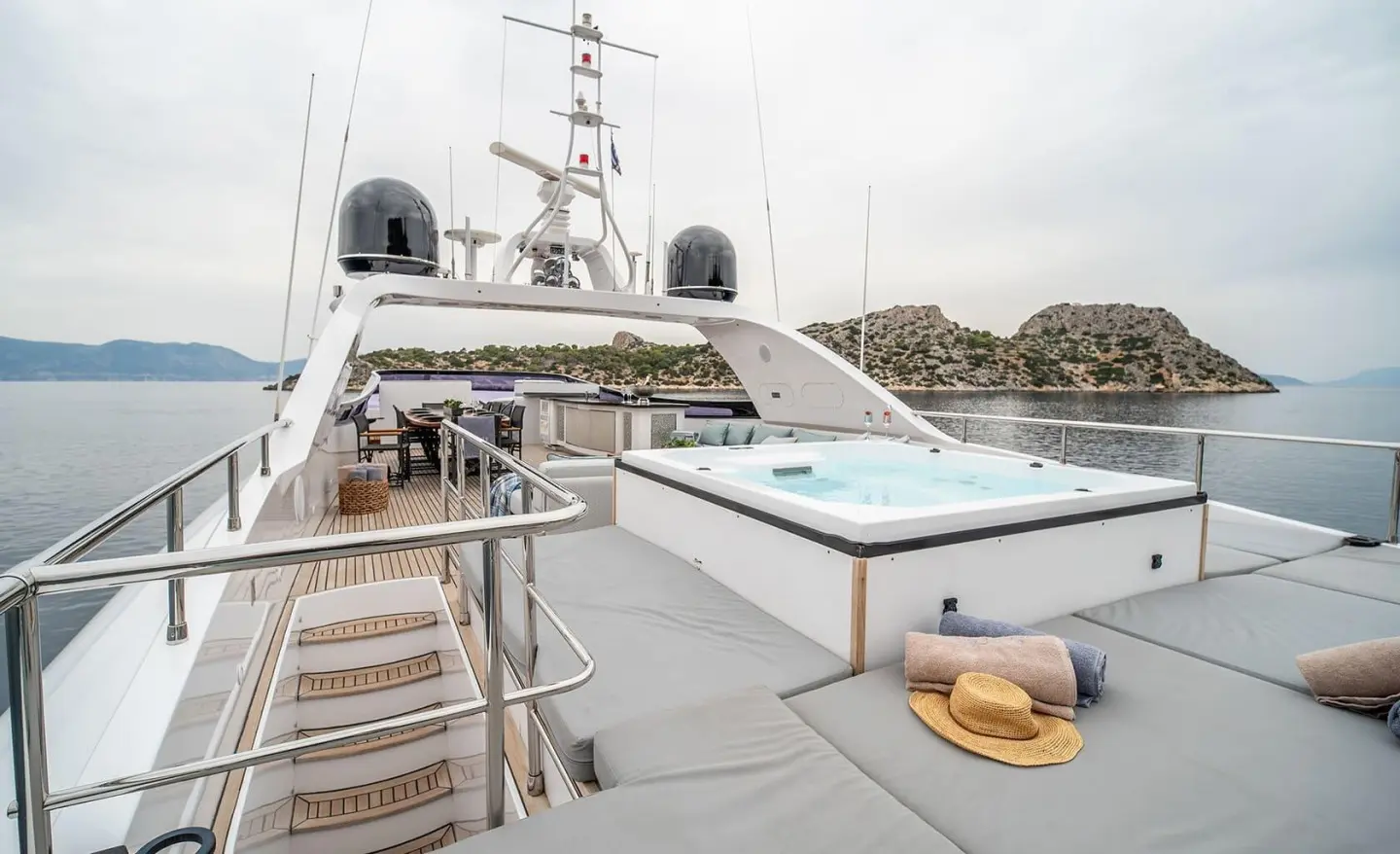 Pareaki II motor yacht sun deck and flybridge
