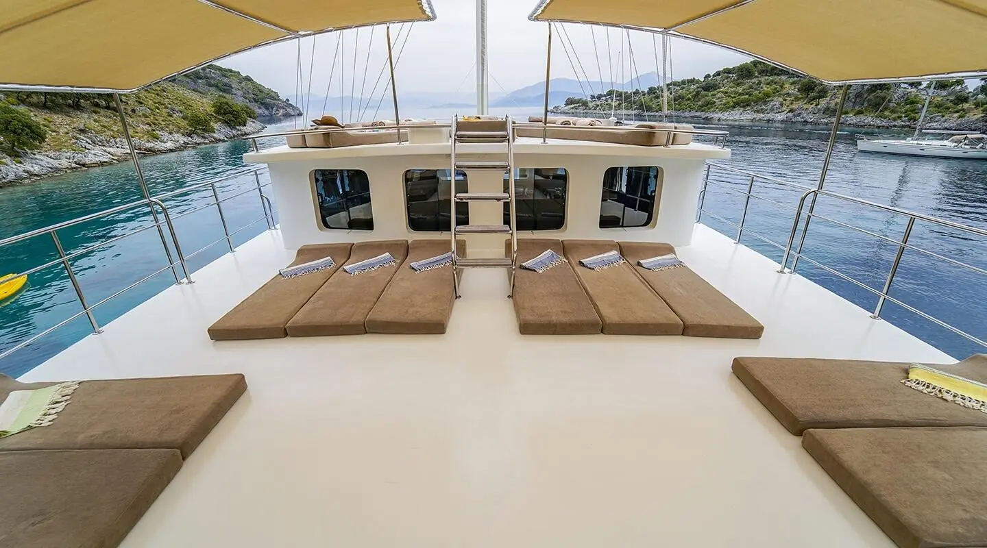 Gulet Tersane 8 flybridge with cushioned seating and sunshade on deck